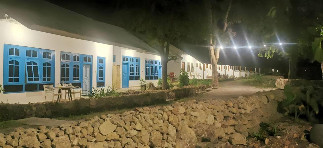 The Village Rua Beach Homestay Eksteriør billede